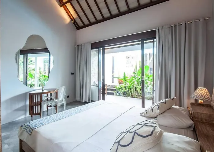 Deluxe Tropical 6 Bedroom Near Canggu (Bali)